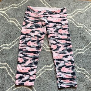 Lululemon camo cropped leggings